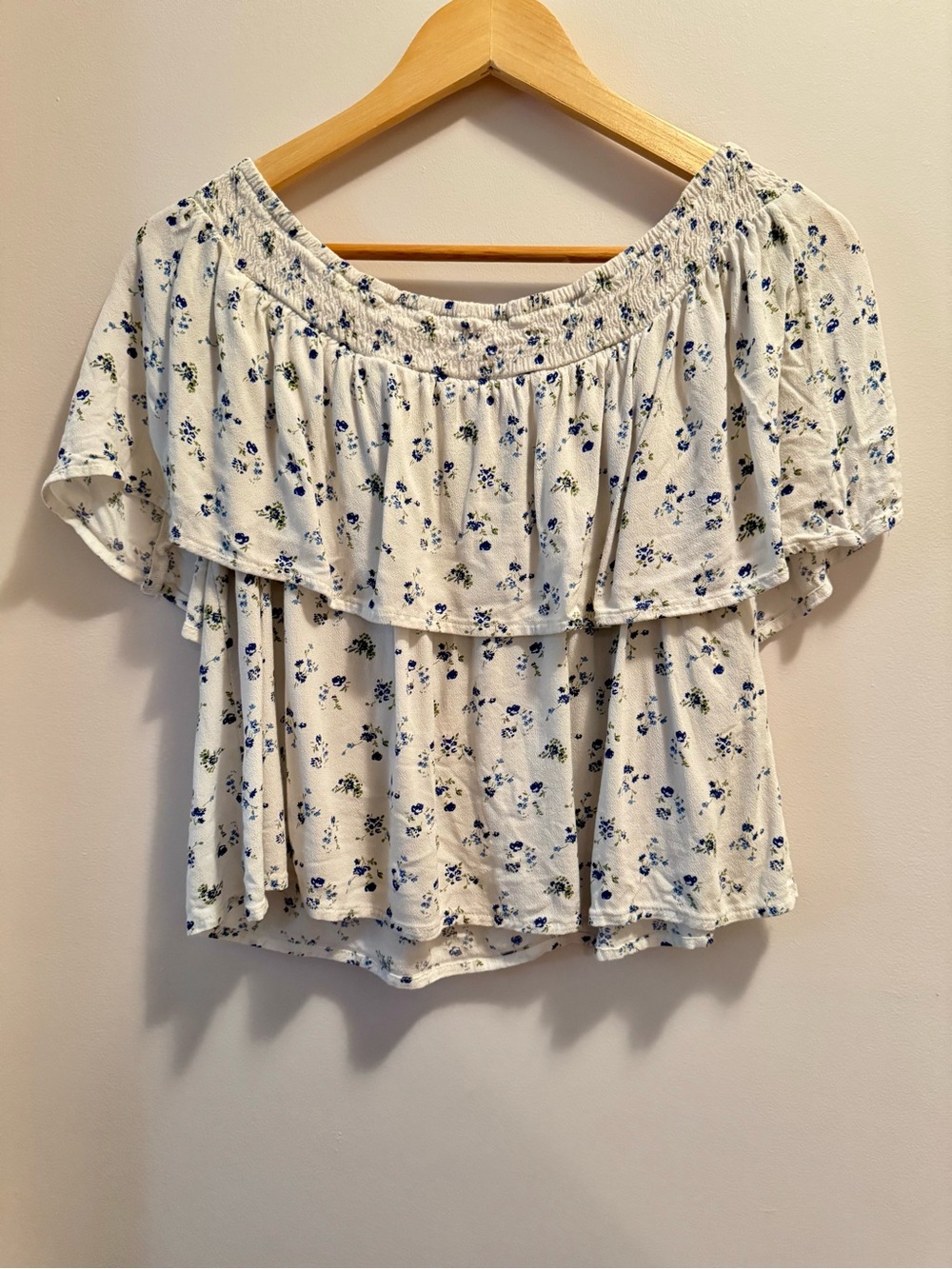 Hollister Vintage Y2K White & Blue Floral Off the Shoulder Top Size L